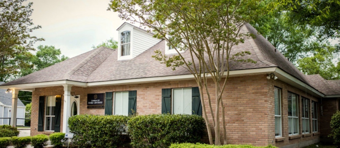 Exterior of emergency dentist office in Slidell